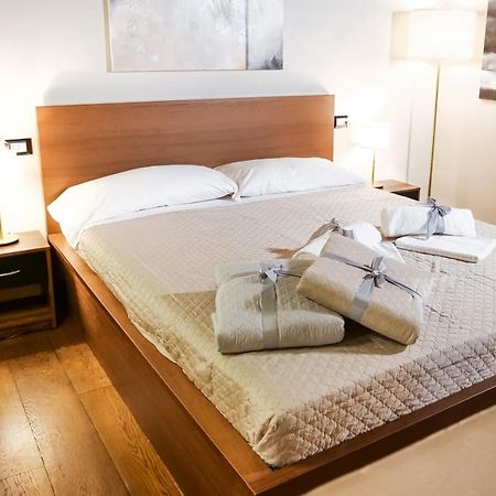 Casa Del Pittore - Elegante Appartamento Del 1200 - Centro Storico コモ エクステリア 写真