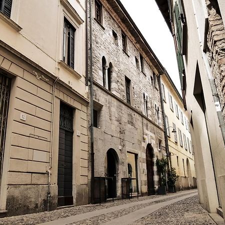 Casa Del Pittore - Elegante Appartamento Del 1200 - Centro Storico コモ エクステリア 写真