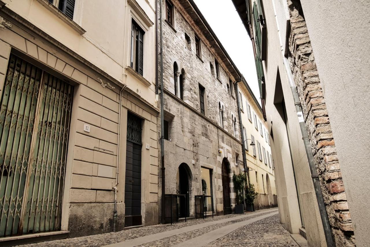 Casa Del Pittore - Elegante Appartamento Del 1200 - Centro Storico コモ エクステリア 写真