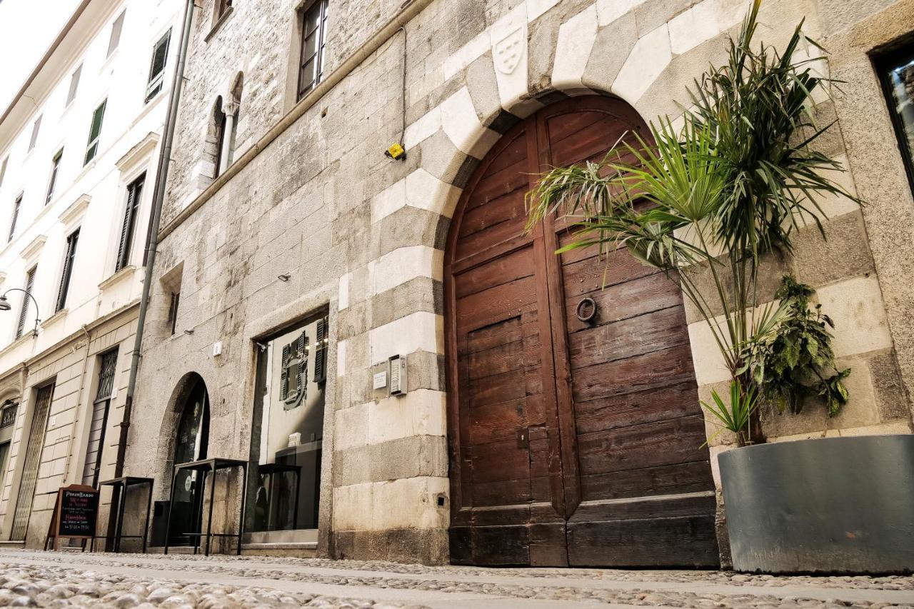 Casa Del Pittore - Elegante Appartamento Del 1200 - Centro Storico コモ エクステリア 写真